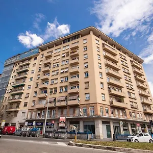 https://laura-rome.it-romehotels.com